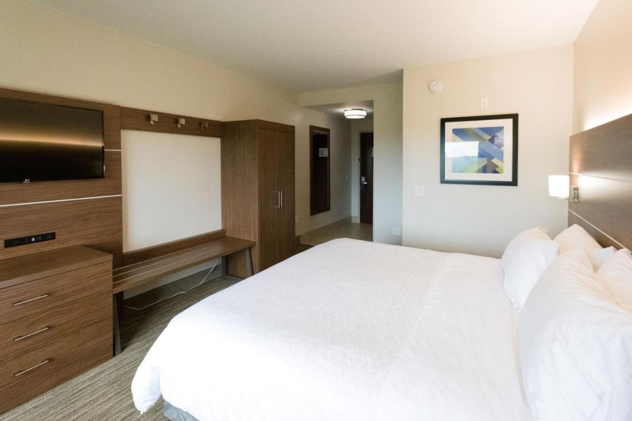Holiday Inn Express & Suites Lexington North West-The Vineyard By Ihg Екстер'єр фото