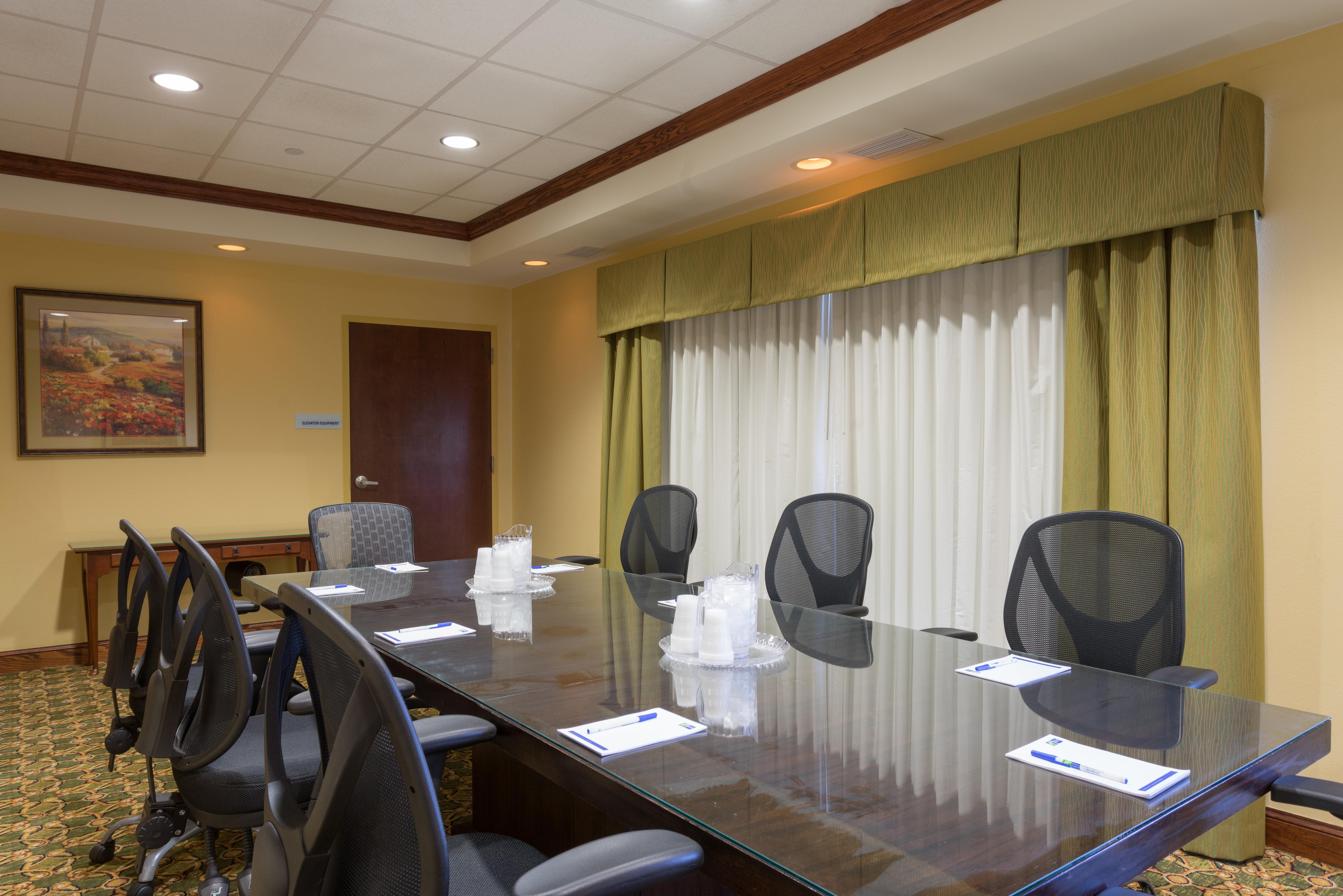 Holiday Inn Express & Suites Lexington North West-The Vineyard By Ihg Екстер'єр фото