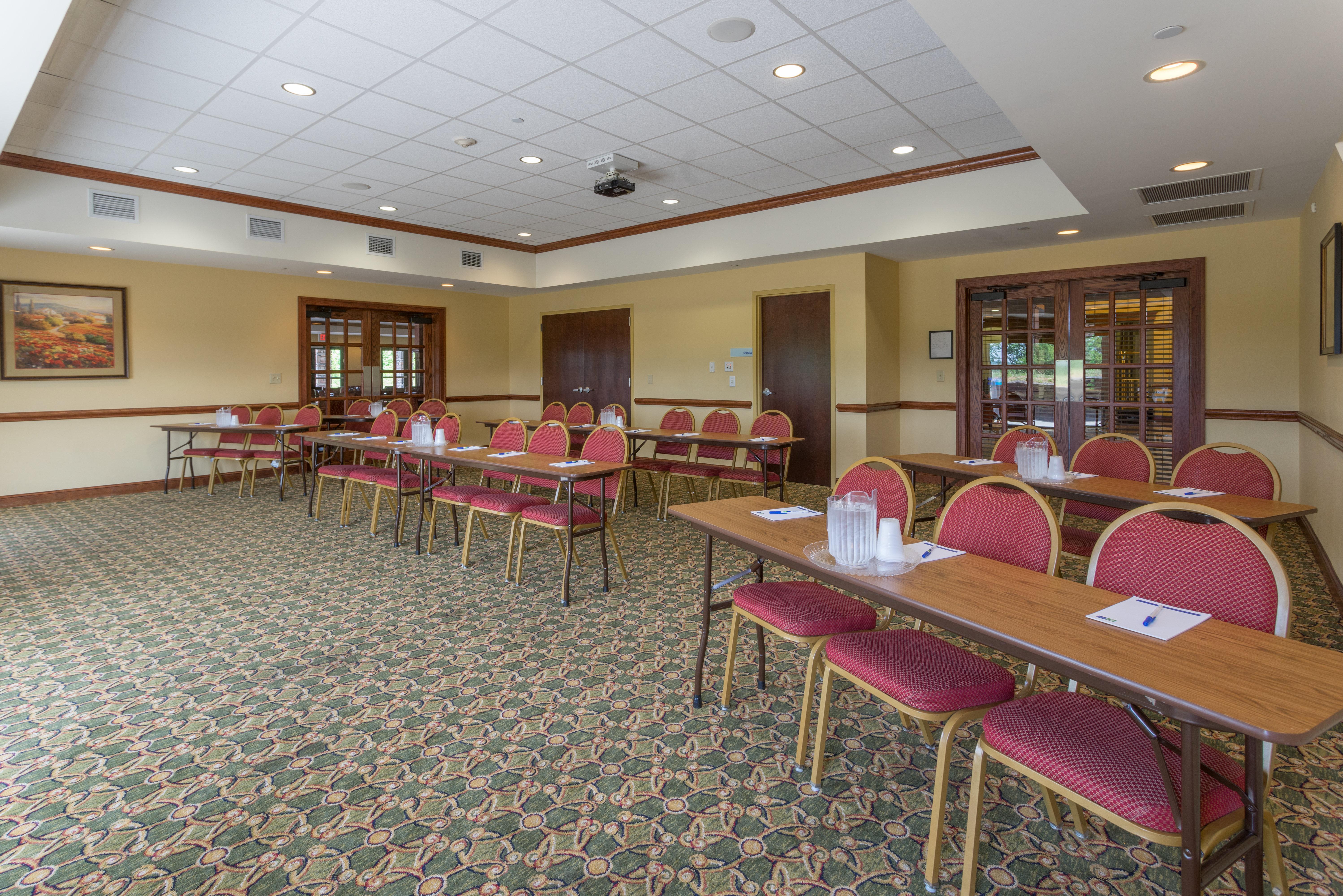 Holiday Inn Express & Suites Lexington North West-The Vineyard By Ihg Екстер'єр фото